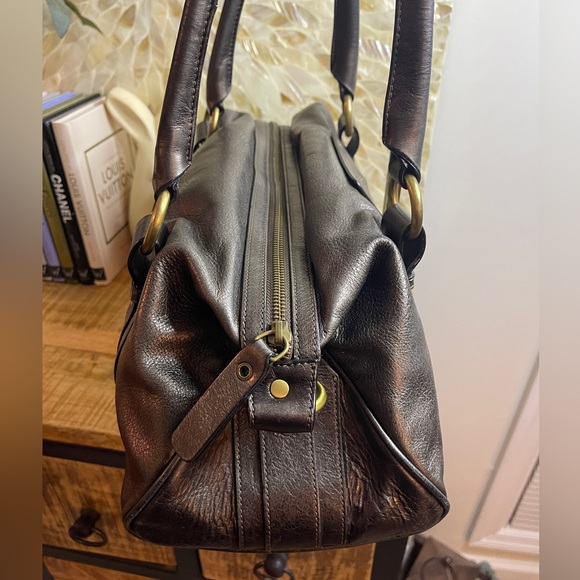 BURBERRY Metallic Leather Barrel Bag Satchel - Picture 6 of 14